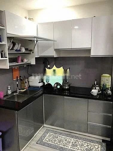 Cho thuê nhà hẻm 3m (3 gác) Đường C1, P.13, Q.Tân Bình giá 11tr
