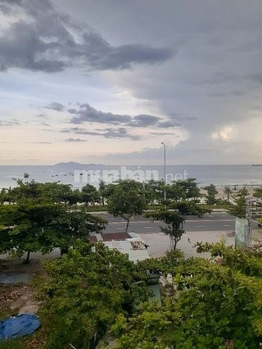 BÁN NHÀ VEN BIỂN SƠN TRÀ, ĐÀ NẴNG, 2 TẦNG 1 TUM, 2 MẶT TIỀN