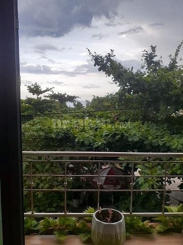 BÁN NHÀ VEN BIỂN SƠN TRÀ, ĐÀ NẴNG, 2 TẦNG 1 TUM, 2 MẶT TIỀN
