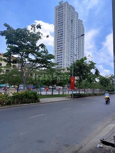 Nhà hiếm chính chủ giá tốt, trung tâm Chợ Lớn, 3 PN 3 tầng kiên cố