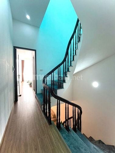 Bán Gấp Nhà Lô Góc Ô tô Đỗ Cửa Mỹ Đình Nam Từ Liêm 40m2-6 Tầng- Giá ch