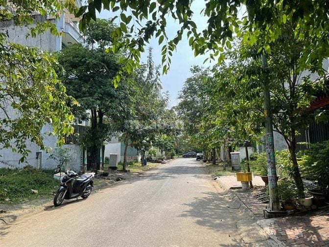 1 số lô đất vị trí đẹp giá tốt chủ gửi bán gấp tại D/A Nam Long quận 9