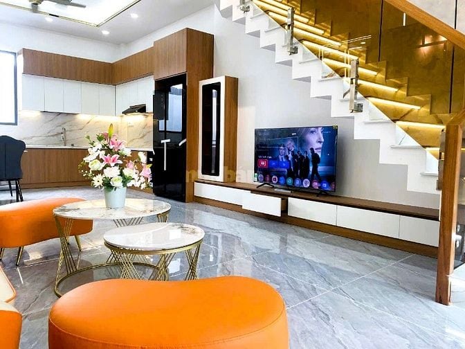 Bán nhà mới 4 tầng đường 24 Linh Đông, full nội thất cao cấp