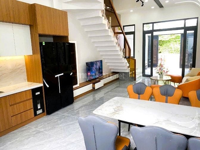 Bán nhà mới 4 tầng đường 24 Linh Đông, full nội thất cao cấp