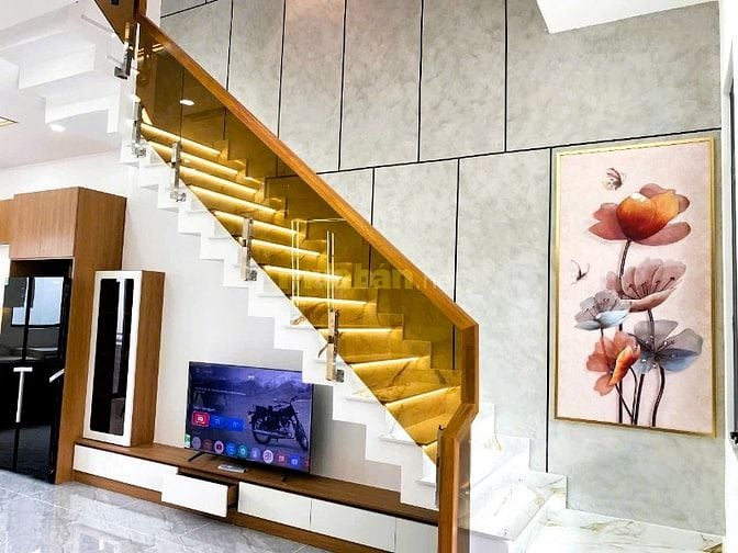 Bán nhà mới 4 tầng đường 24 Linh Đông, full nội thất cao cấp