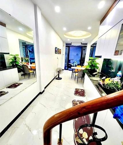 PHỐ HÀNG CHUỐI HIẾM NHÀ BÁN - 5 TẦNG ĐẸP LUNG LINH - 15M RA MẶT PHỐ