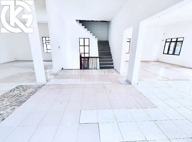 ❇️❇️❇️ Cho Thuê Biệt Thự GÓC 2MT: 01 Trần Văn Sắc - Quận 2 - 20x26m