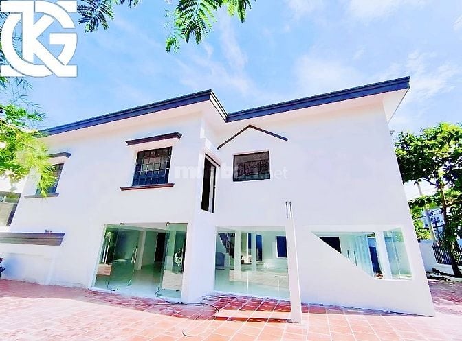 ❇️❇️❇️ Cho Thuê Biệt Thự GÓC 2MT: 01 Trần Văn Sắc - Quận 2 - 20x26m