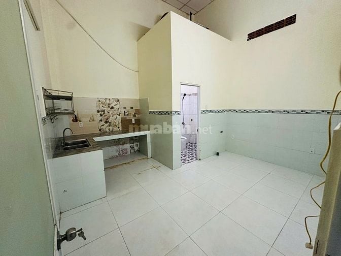 CHO THUÊ NHÀ NGUYÊN CĂN DT 120 M2 HẺM 793 ĐƯỜNG TRẦN XUÂN SOẠN