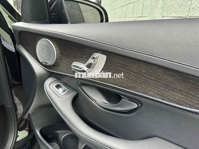 Mercedes Benz GLC300 4matic 2020