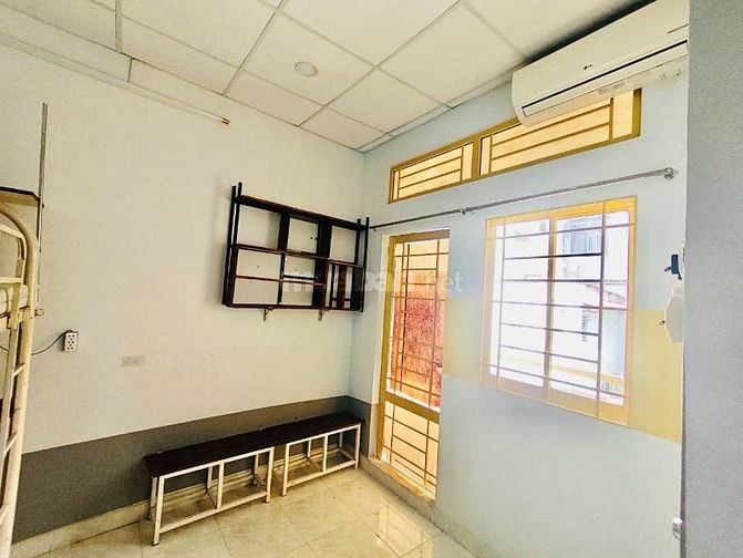 Bán nhà khu Bùi viện, Quận 1, 2 lầu giá 4.95 tỷ