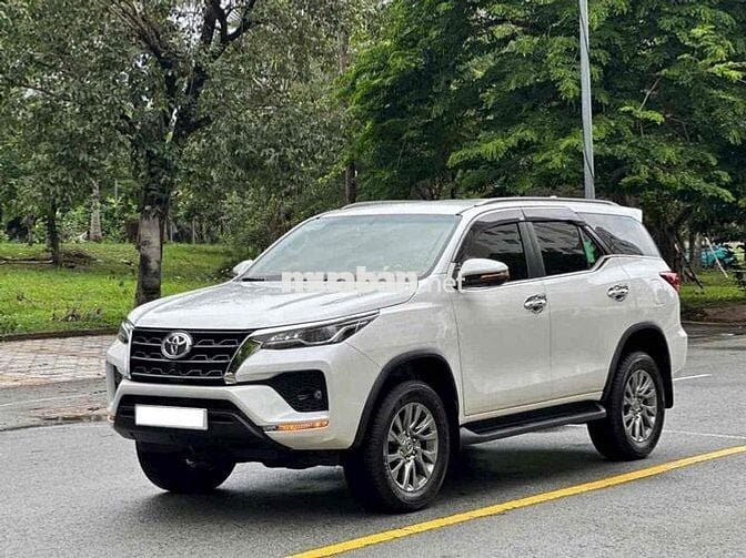 Toyota Fortuner máy xăng 2.7 AT 4x2 2024 - 6000 km