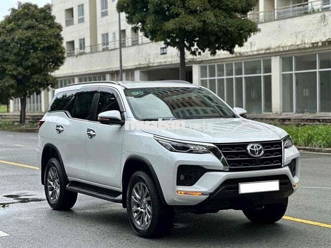 Toyota Fortuner máy xăng 2.7 AT 4x2 2024 - 6000 km