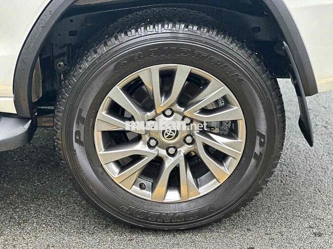 Toyota Fortuner máy xăng 2.7 AT 4x2 2024 - 6000 km