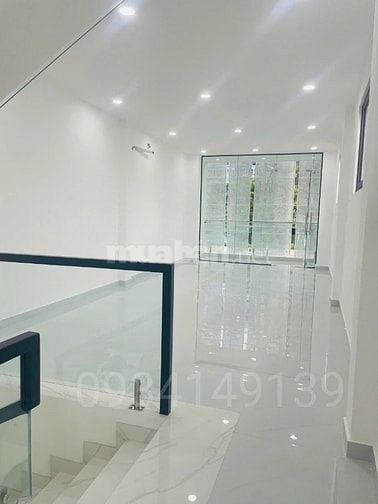 GIẢM hơn 3T.Chính chủ BÁN GẤP nhà 2MT trước sau,3 tầng mới.175m2 SD