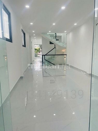 GIẢM hơn 3T.Chính chủ BÁN GẤP nhà 2MT trước sau,3 tầng mới.175m2 SD