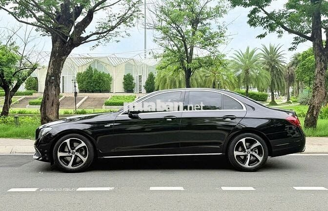 Mercedes Benz E Class 2019 E200 Sport - 28000 km