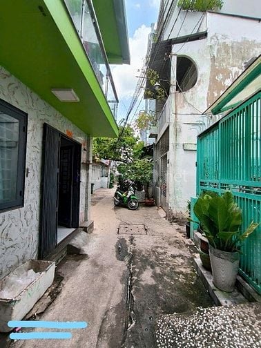 Cần bán nhà gấp khu vực trung tâm Quận 11 đường Lạc Long Quân P.3, giá