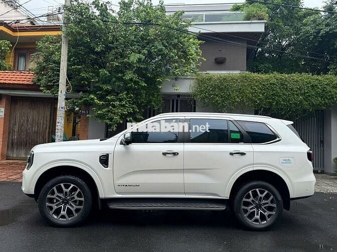 Ford Everest 2023 4X4  siêu đẹp giá còn fix