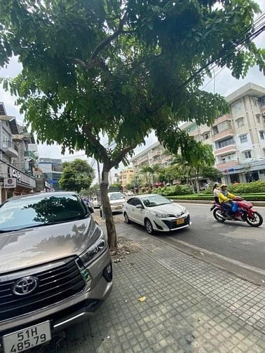 Cho thuê nhà góc 2 mặt tiền – 212C Phan Xích Long, Phường 2, Phú Nhuận