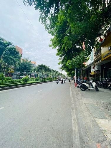 Cho thuê nhà góc 2 mặt tiền – 212C Phan Xích Long, Phường 2, Phú Nhuận