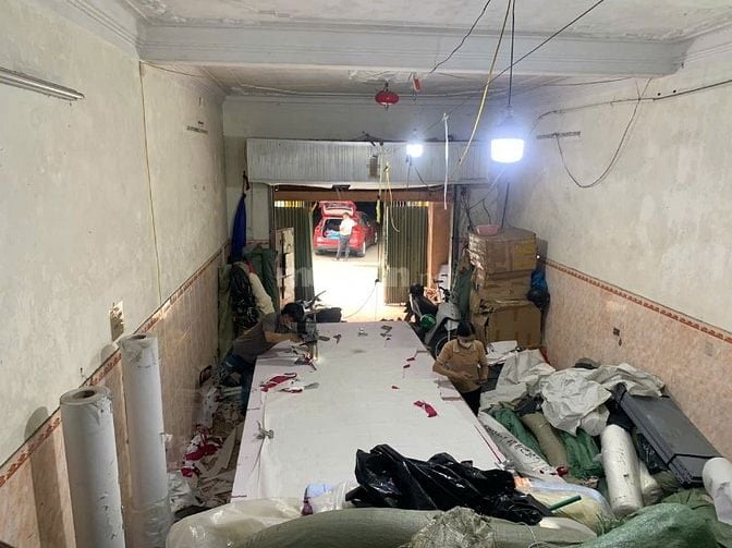 Cho thuê nhà mặt ngõ ô tô 90m2 x 5 tầng ở Kim Giang giá 26tr/tháng