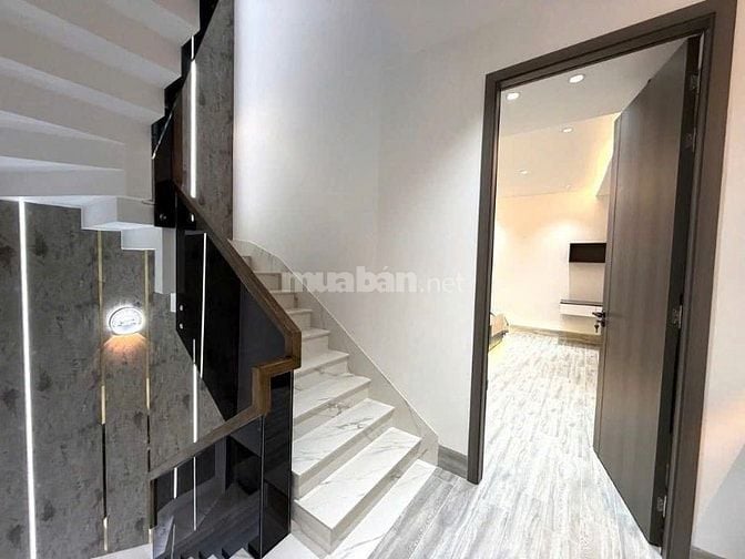 BÁN NHÀ ĐẸP THIẾT KẾ HIỆN ĐẠI XE HƠI ĐẬU ĐƯỢC TRONG NHÀ Đ.PHAN TÂY HỒ
