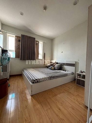 Chung cư Phú Thạnh, Nguyễn Sơn, TP: 3p ngủ, ban công, 90m2, 11tr/th