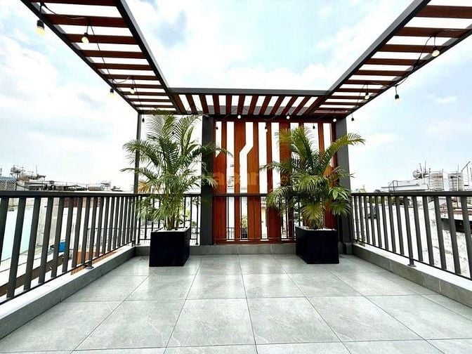 BÁN NHÀ ĐẸP THIẾT KẾ HIỆN ĐẠI XE HƠI ĐẬU ĐƯỢC TRONG NHÀ Đ.PHAN TÂY HỒ