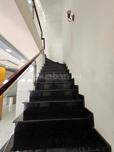 Bán NHÀ Mặt Tiền Tại Thành Phố Dĩ An