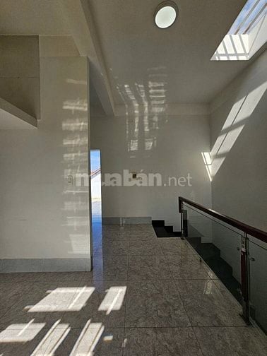Bán NHÀ Mặt Tiền Tại Thành Phố Dĩ An