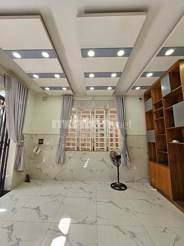 Bán NHÀ Mặt Tiền Tại Thành Phố Dĩ An