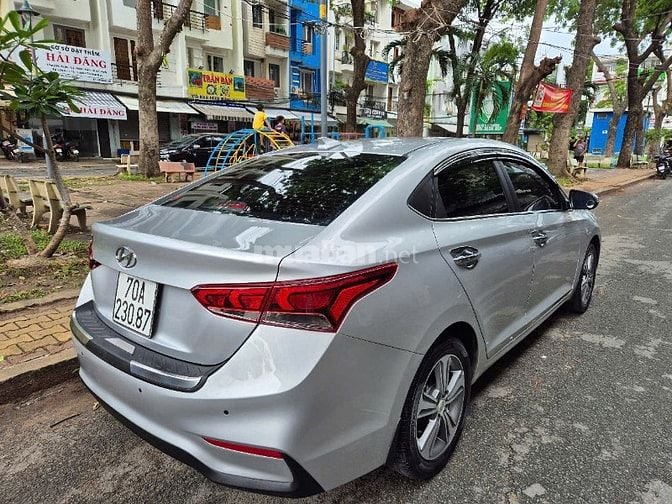 Cần bán Accent (ATH 1.4L) sx 2019AT,màu bạc,gđ sử dụng mới 98%.