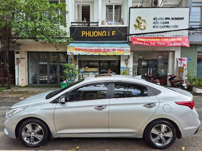 Cần bán Accent (ATH 1.4L) sx 2019AT,màu bạc,gđ sử dụng mới 98%.