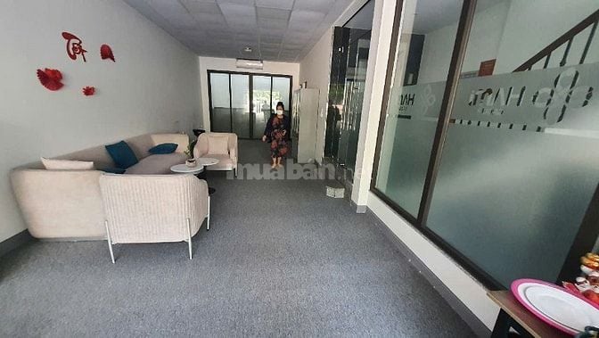 🇻🇳 Cho thuê nguyên căn liền kề cạnh Royal City 90m2 5 tầng thang máy