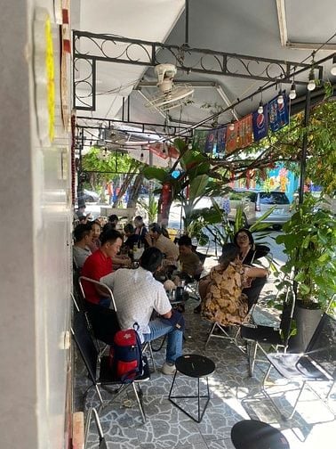 SANG NHƯỢNG QUÁN CAFE – VỊ TRÍ ĐẮC ĐỊA, DOANH THU ỔN ĐỊNH 