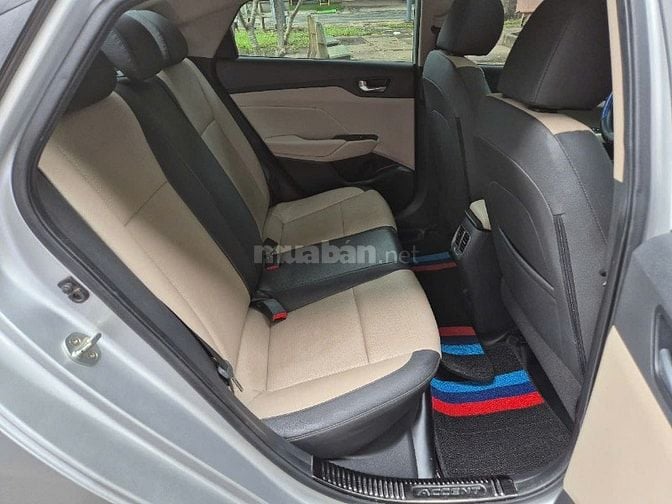 Cần bán Accent (ATH 1.4L) sx 2019AT,màu bạc,gđ sử dụng mới 98%.