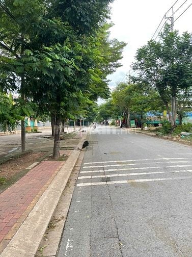 Đất Bán MT đường Bà Điểm 4 , ngang 10 x 40m , Thổ cư 306m2 - Giá 15ty