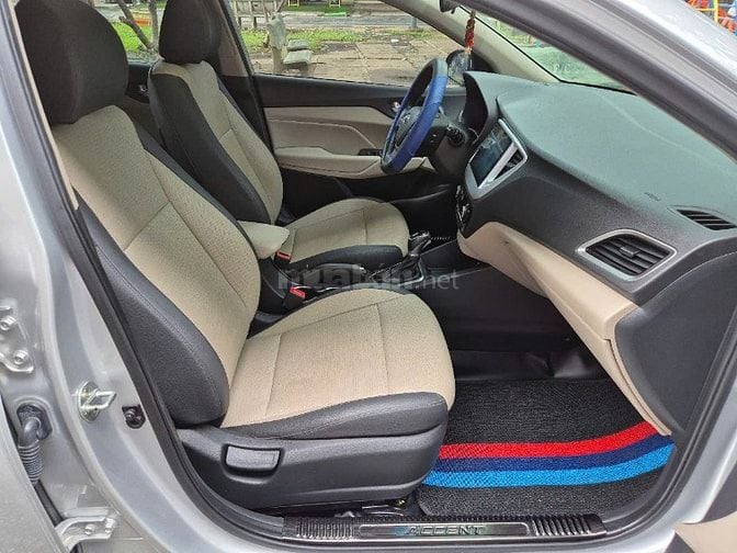 Cần bán Accent (ATH 1.4L) sx 2019AT,màu bạc,gđ sử dụng mới 98%.