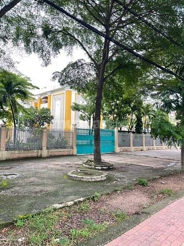 Đất Bán MT đường Bà Điểm 4 , ngang 10 x 40m , Thổ cư 306m2 - Giá 15ty