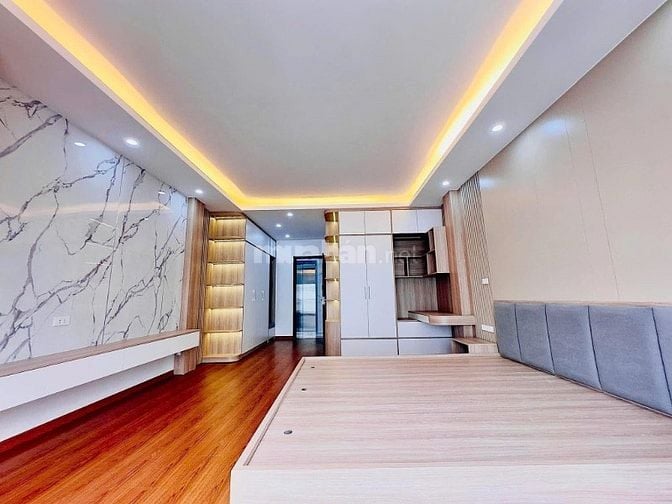 BÁN NHÀ PHỐ GIÁP NHẤT, 10M RA PHỐ, 8T THANG MÁY, NGÕ Ô TÔ GIÁ 13,5 TỶ 