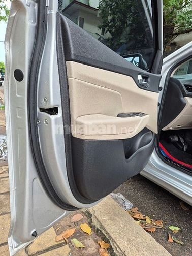 Cần bán Accent (ATH 1.4L) sx 2019AT,màu bạc,gđ sử dụng mới 98%.