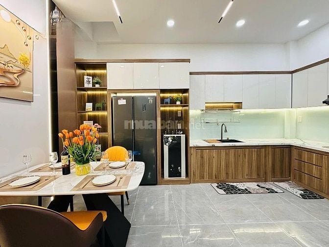 Giảm mạnh 400 triệu, bán gấp nhà Nguyễn Đình Chiểu, Phường 5, Quận 3