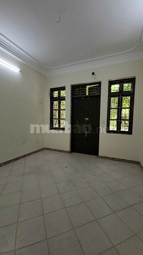 Cho thuê nhà 60m2 x 5 tầng, 2 Ô TÔ đi, vỉa hè rộng, KD tốt, 14,5 tr.