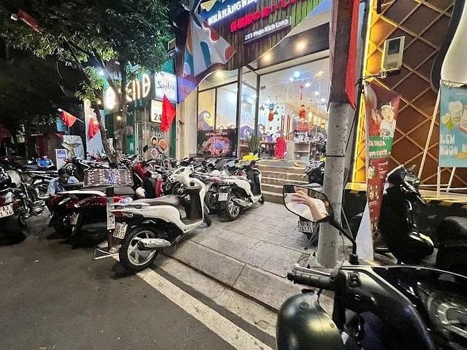 🍯 CHO THUÊ NGUYÊN CĂN MẶT TIỀN PHAN XÍCH LONG NGANG 5,5M