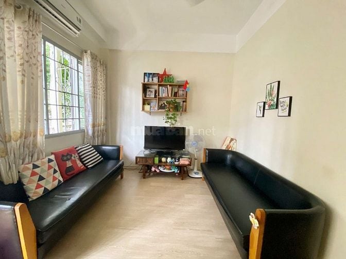 Bán căn hộ cc lý văn phức, tân định, q1, 63m2, 2pn, sh, giá 4 tỷ tl