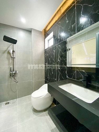 GIÁ SỐC🔥CÔ LAN BÁN NHÀ CHIA TÀI SẢN CĂN HOA LAN, PHÚ NHUẬN DT 64M2