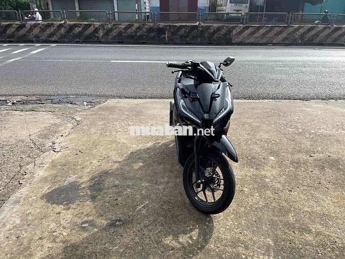 bán Vario màu den. mới keng. tra góp