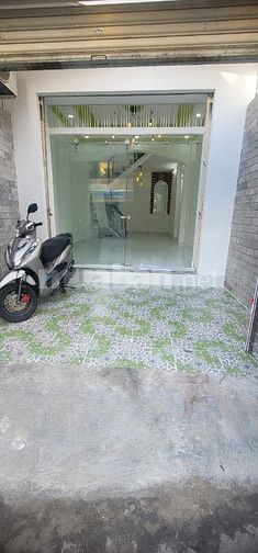 Chính chủ cho thuê nhà MT Ni Sư Huỳnh Liên,Tân Bình 4x14m trệt 3 lầu 
