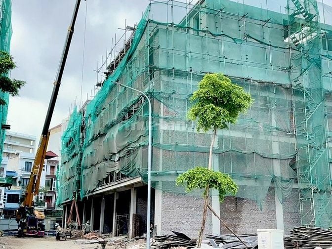 Bán nhà mặt phố tại Phố Phụng Pháp 6,9 tỷ - 70m2- 5 Tầng- Ô Tô Đỗ Cửa 